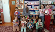 Выставка-обзор «Народов много-Родина одна»