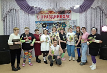 «8 Марта в стиле 90-х»