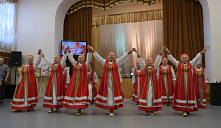 Праздничная программа «Пусть в сердце молодость поет!»