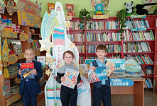  Выставка «Дорога в космос начинается в библиотеке»