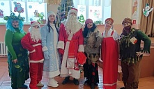 Театрализованное представление «Новогодние забавы у Ёлки»